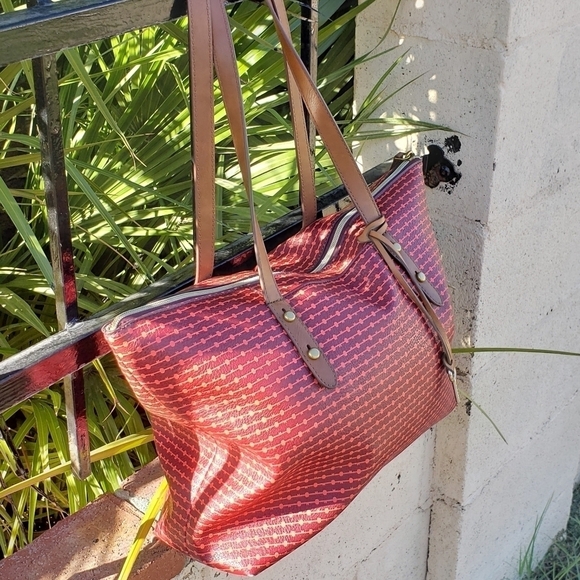 Beautiful‎ Fossil tote - Picture 2 of 7